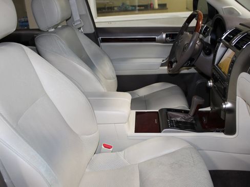 Used 2011 Lexus GX 460 w/ Comfort Plus Pkg AWD/4WD image 37