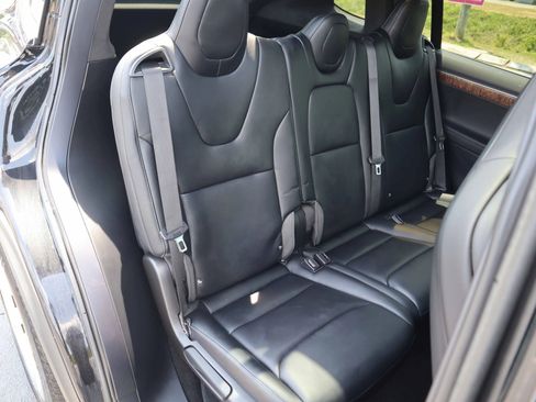 Used 2018 Tesla Model X 100D AWD/4WD image 16