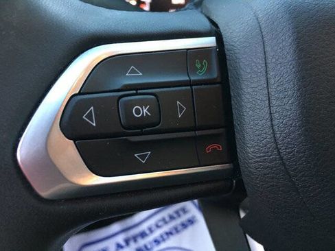 Used 2022 Jeep Compass Latitude image 14