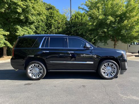 Used 2016 Cadillac Escalade Platinum AWD/4WD image 10
