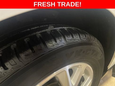 Used 2019 Chevrolet Equinox Premier w/ LPO, Cargo Package FWD image 16