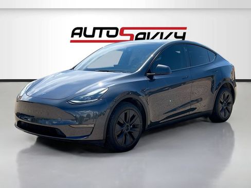 Used 2025 Tesla Model Y Long Range AWD/4WD image 3
