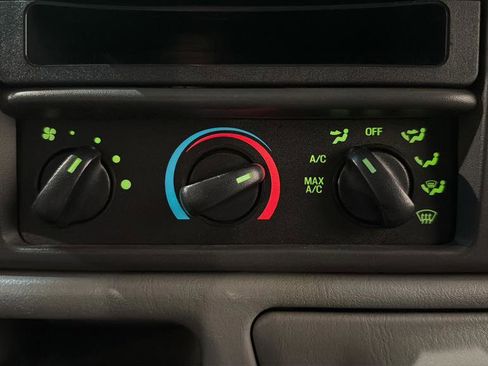 Used 2004 Ford F250 XL image 28