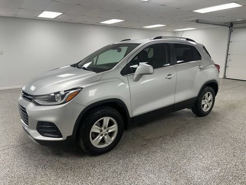 Used 2019 Chevrolet Trax LT w/ LT Convenience Package AWD/4WD image 4