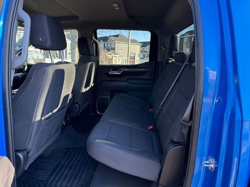 Used 2025 Chevrolet Silverado 1500 LT image 4