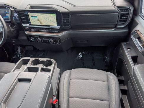 Used 2024 Chevrolet Silverado 1500 LT AWD/4WD image 28