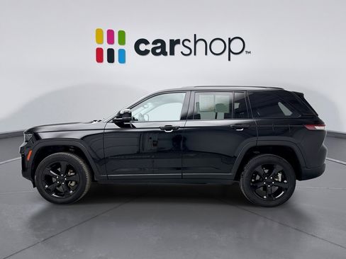 Used 2023 Jeep Grand Cherokee Limited w/ Black Appearance Package image 2