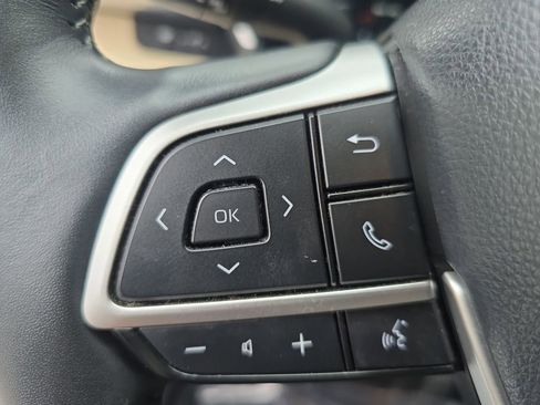 Used 2024 Toyota Highlander Limited image 18