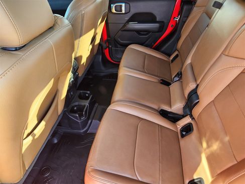 Used 2023 Jeep Gladiator Overland w/ Popular Equipment Package image 39