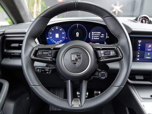 Certified 2025 Porsche Macan Turbo Electric AWD/4WD image 13