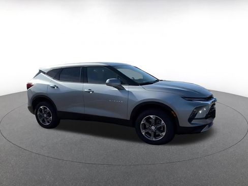 Used 2025 Chevrolet Blazer LT image 2
