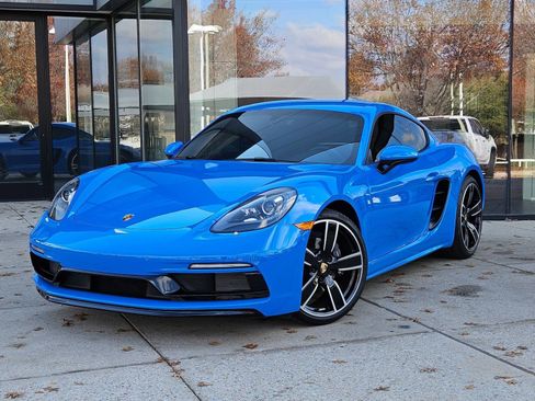 Used 2025 Porsche 718 Cayman image 1