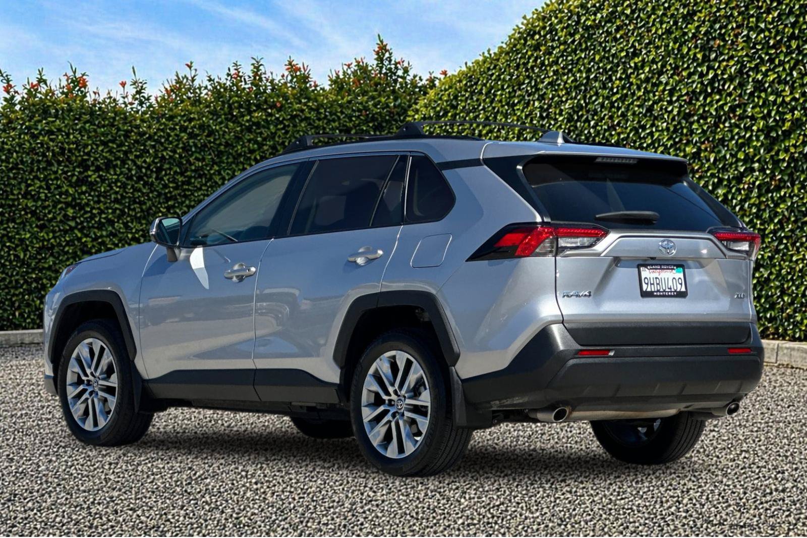 Used 2023 Toyota RAV4 XLE Premium FWD image 6