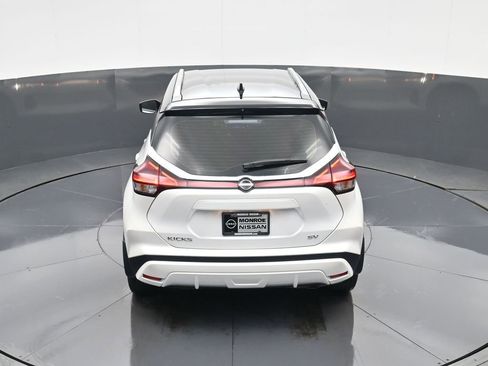 Used 2024 Nissan Kicks SV image 28