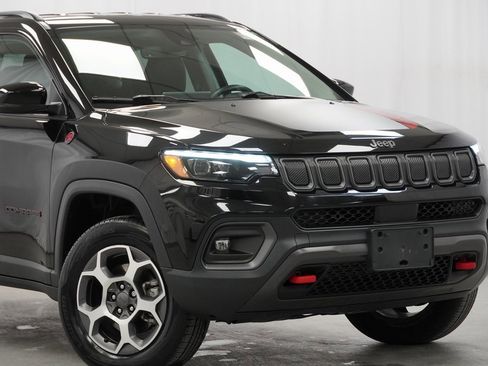 Certified 2022 Jeep Compass Trailhawk w/ Trailhawk Elite Group image 4