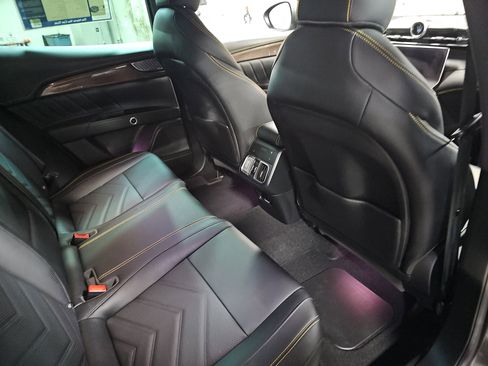 Used 2023 Maserati Grecale Modena image 11