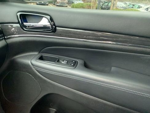 Used 2020 Jeep Grand Cherokee Overland image 30