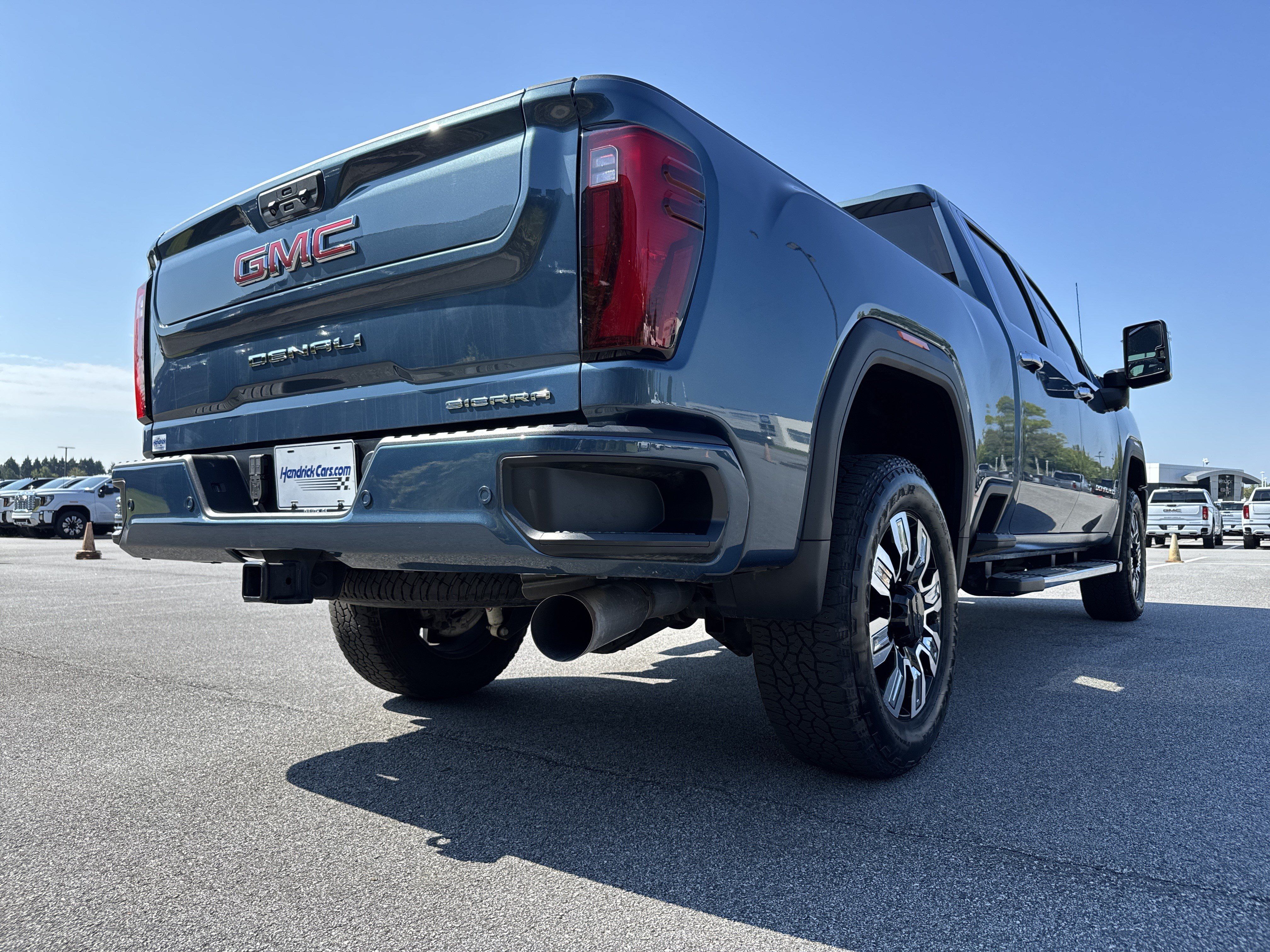 Used 2025 GMC Sierra 2500 Denali w/ Denali Reserve Package AWD/4WD image 10