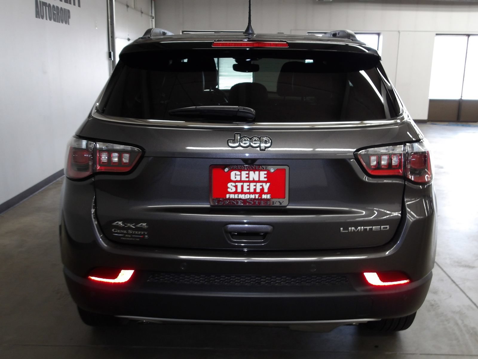 Used 2023 Jeep Compass Limited AWD/4WD image 6