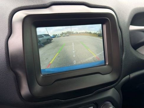 Used 2021 Jeep Renegade Latitude image 29