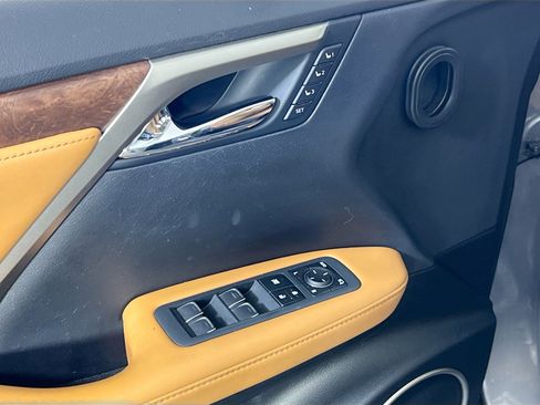 Used 2021 Lexus RX 350L Premium w/ Premium Package image 17