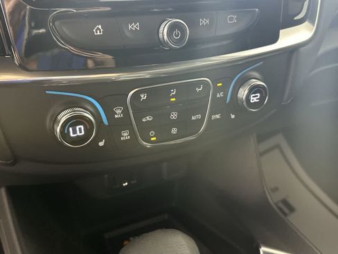 Used 2023 Chevrolet Traverse LT FWD image 24