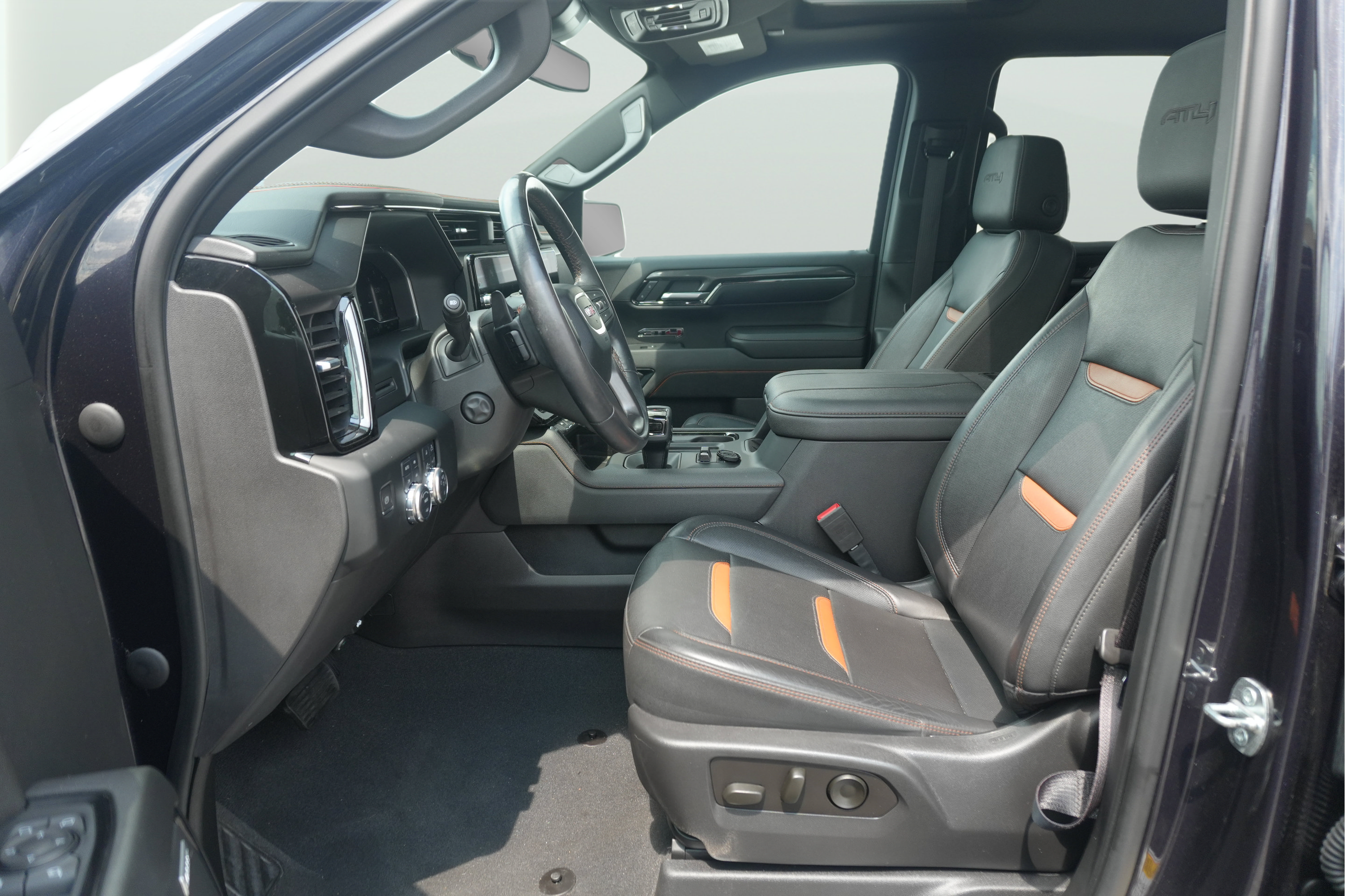 Used 2023 GMC Sierra 1500 AT4 w/ AT4 Premium Package AWD/4WD image 11