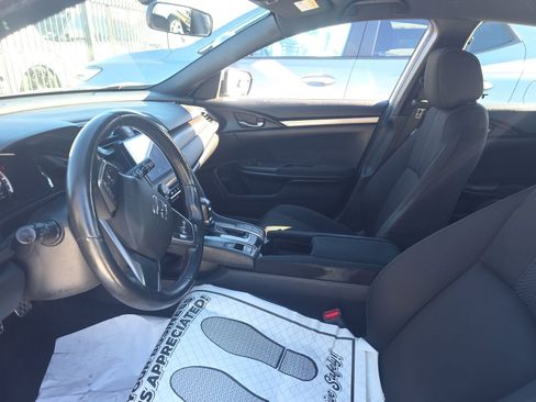 Used 2018 Honda Civic Sport image 11