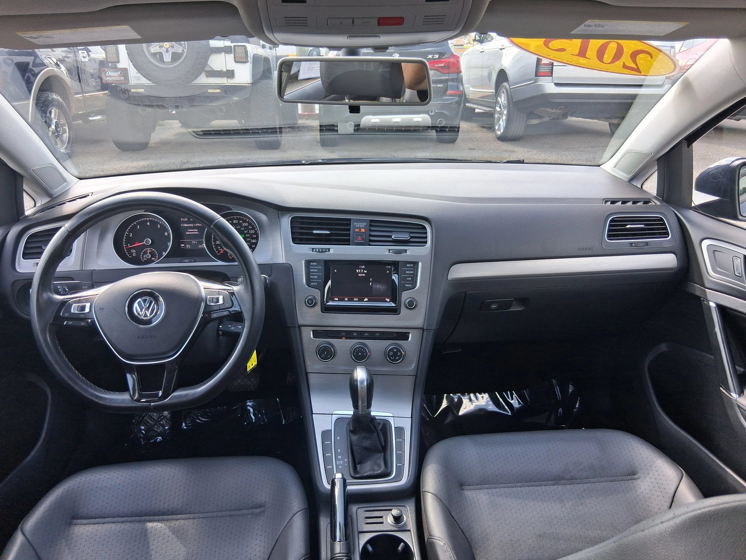 Used 2015 Volkswagen Golf S FWD image 17