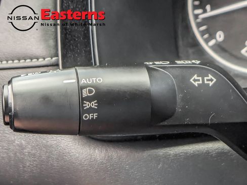 Used 2022 Nissan Pathfinder SV image 58