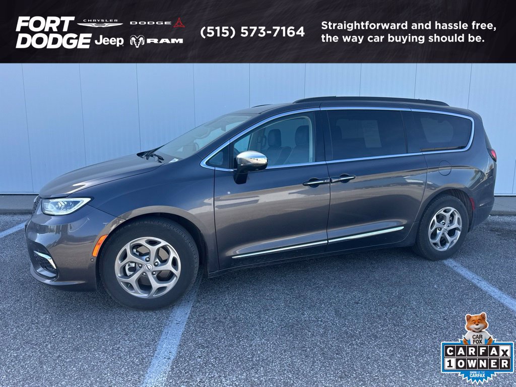 Used 2023 Chrysler Pacifica Limited w/ Uconnect Theater Family Group FWD image 1