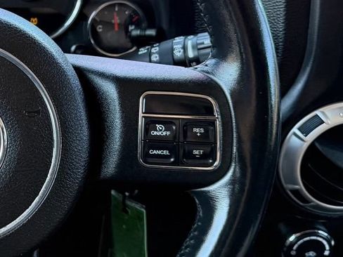 Used 2011 Jeep Wrangler Unlimited Sahara AWD/4WD image 20