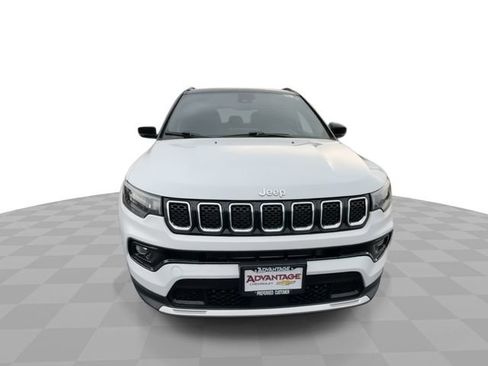 Used 2023 Jeep Compass Limited w/ Sun and Sound Group AWD/4WD image 3