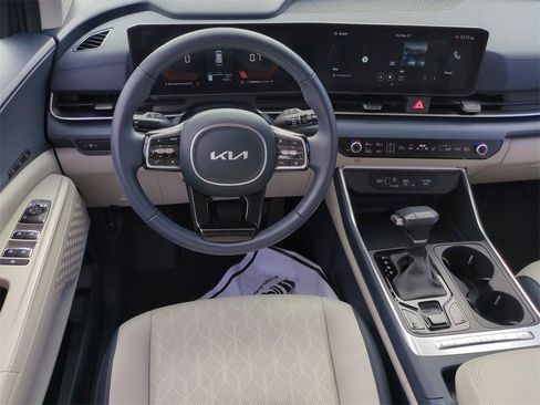 Certified 2026 Kia Carnival EX image 19
