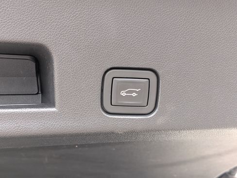 Used 2024 Chevrolet Traverse LT image 14