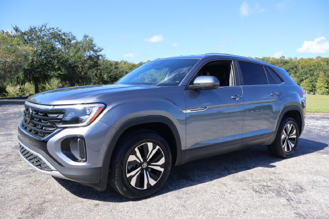 Certified 2024 Volkswagen Atlas Cross Sport SE FWD image 4