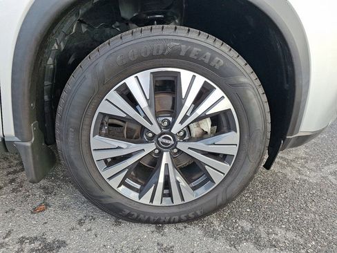 Certified 2022 Nissan Rogue SV image 9