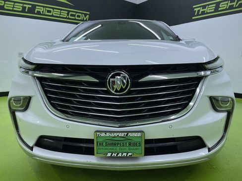 Used 2023 Buick Enclave Essence image 3