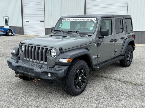 Used 2019 Jeep Wrangler Unlimited Sport S AWD/4WD image 3