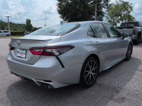 Used 2023 Toyota Camry SE FWD image 6