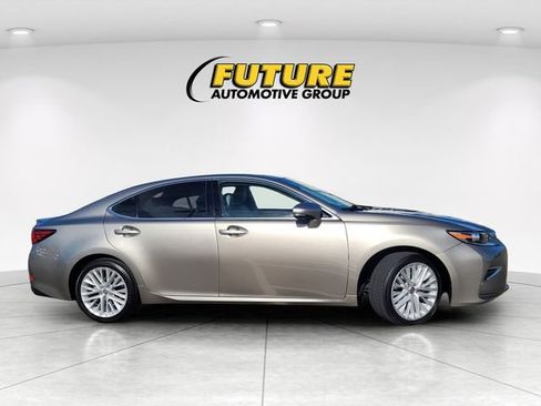 Used 2016 Lexus ES 350 w/ Luxury Package w/Wood Trim image 4