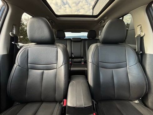 Used 2020 Nissan Rogue SL w/ Premium Package image 53