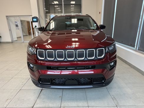 Used 2022 Jeep Compass Latitude AWD/4WD image 6