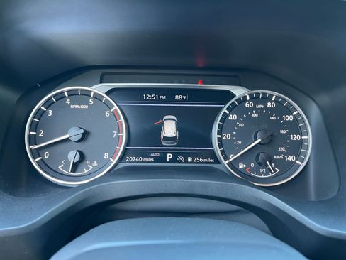 Used 2025 Nissan Rogue SV image 42