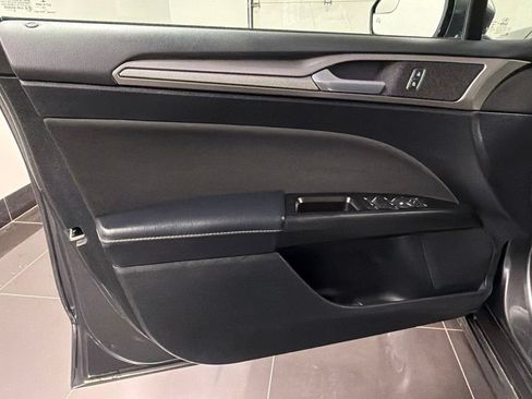Certified 2017 Ford Fusion SE FWD image 27