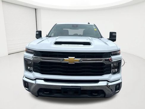Used 2025 Chevrolet Silverado 2500 LT w/ Convenience Package AWD/4WD image 2