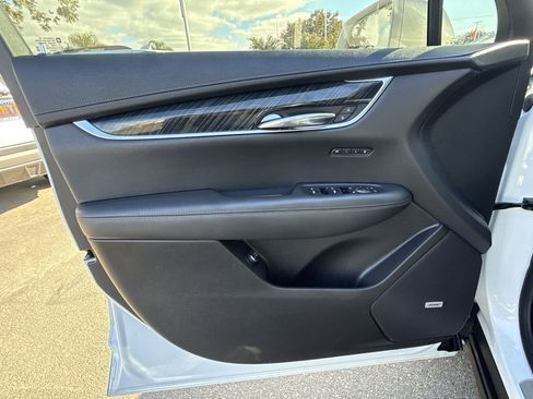 Used 2020 Cadillac XT6 Premium Luxury image 21