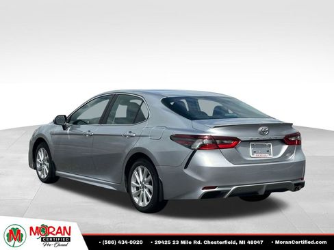 Used 2024 Toyota Camry SE FWD image 4