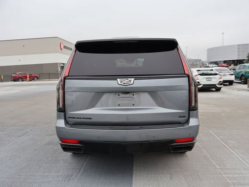 Used 2021 Cadillac Escalade ESV Sport Platinum w/ LPO, ONYX Package image 12