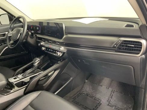 Used 2025 Kia Telluride S AWD/4WD image 28